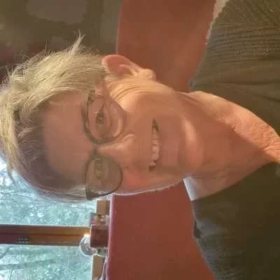 Isabelle , babysitter à Loire Authion