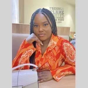 Louisette , babysitter à Ezanville