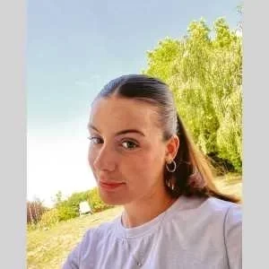 Melvina, babysitter à Vezelise