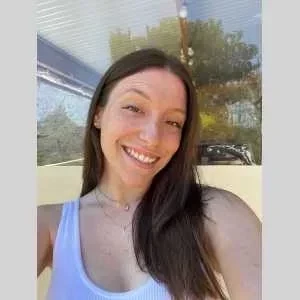 Léna , babysitter à Clermont Ferrand