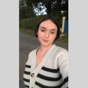 Alwena, babysitter à Gourin