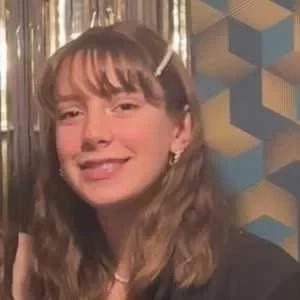 Capucine, babysitter à Sainte Luce sur Loire