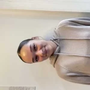 Leonie, babysitter à Yerres