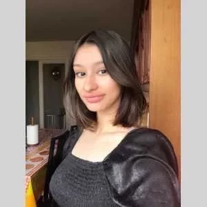 Inès , babysitter à Clamart