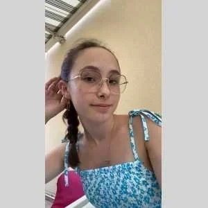 Laura, babysitter à Vaugrigneuse