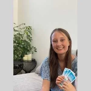 Elise , babysitter à Bures sur Yvette