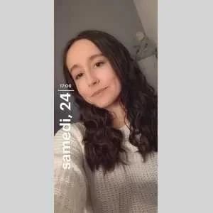 Julia, babysitter à Angouleme