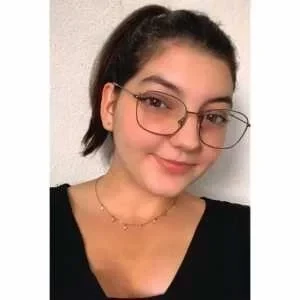 Emilie, babysitter à Valenton