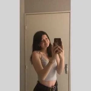 Inès , babysitter à Ollainville