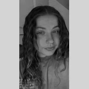 Geline, babysitter à Champier