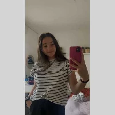 Alice , babysitter à Suce sur Erdre