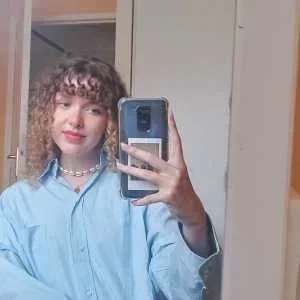 Erine, babysitter à Neuville de Poitou