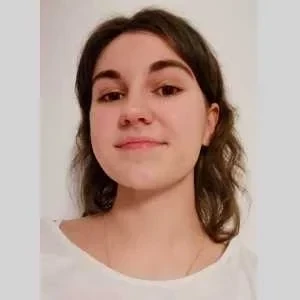 Lana, babysitter à Champs sur Marne