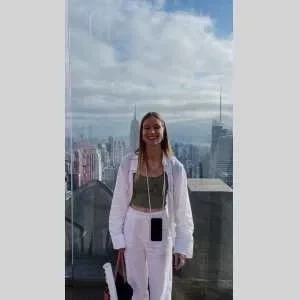 Emma, babysitter à Sainte Luce sur Loire