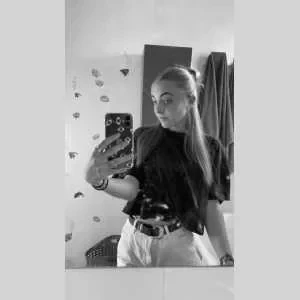 Léane, babysitter à Narbonne