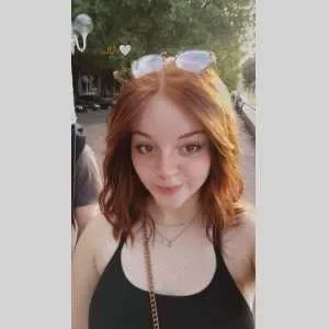 Justine, babysitter à Tours