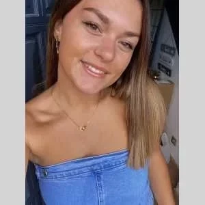 Melissa, babysitter à Pont de Metz