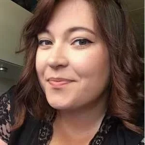 Jeanne , babysitter à Forges sur Meuse