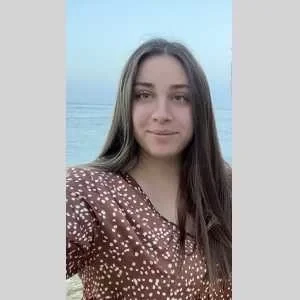 Manon, babysitter à Carros