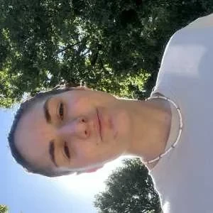 Lisa, babysitter à Alencon