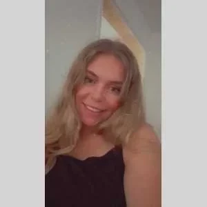 Louise , babysitter à Viriat