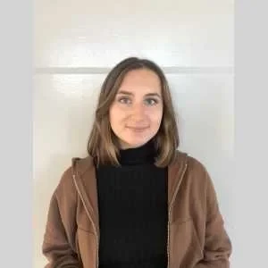 Perline , babysitter à Unverre