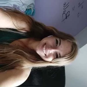 Olivia , babysitter à Yerres