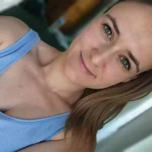 Elise , babysitter à Saint Julien