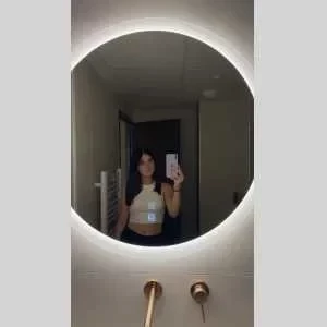 Anna lesia, babysitter à San Nicolao