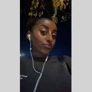 Lina, babysitter à Pordic