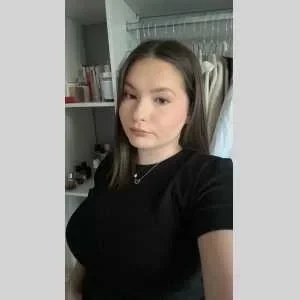 Lea, babysitter à Lambersart