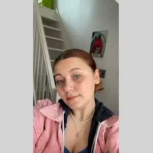 Noemie , babysitter à Saint Quentin