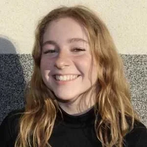 Lucy, babysitter à Le Pecq