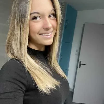 Elisa, babysitter à Firminy