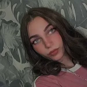 Mallory , babysitter à Luneville