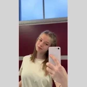 Déborah , babysitter à Renneval