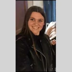 Axelle, babysitter à Argentre du Plessis