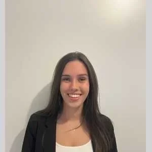 Enora, babysitter à Bruz