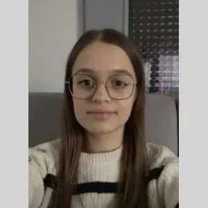 Maelys, babysitter à Albertville