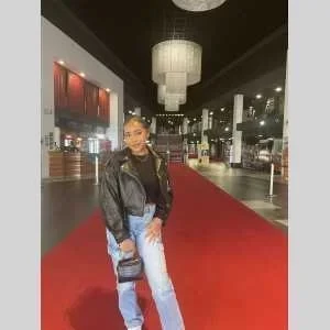 Johana, babysitter à Bessan