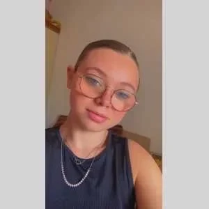 Alizée , babysitter à Saintes