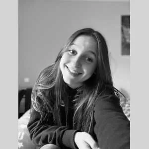 Lisa, babysitter à Renwez