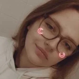 Manon, babysitter à Valenciennes