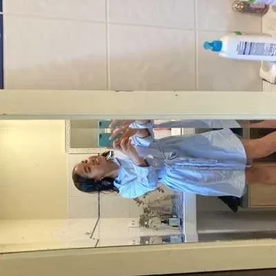 Isabela , babysitter à Lourenties