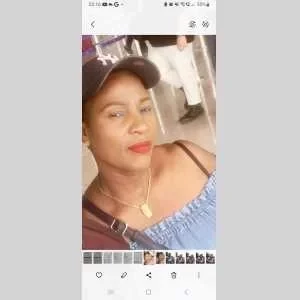 Flore , babysitter à Meudon