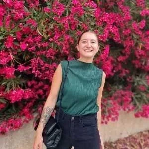 Chloé, babysitter à Saint Nazaire d Aude