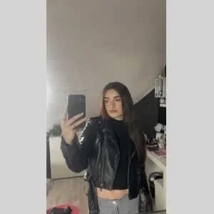 Jade, babysitter à Plerin