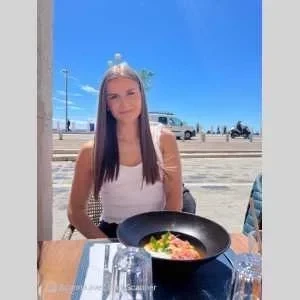 Alicia, babysitter à Berre les Alpes