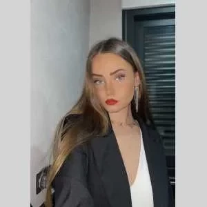 Mya, babysitter à Bretigny sur Orge