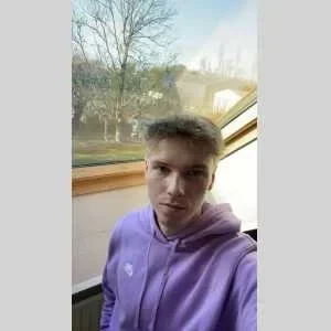 Charles, babysitter à Ardres